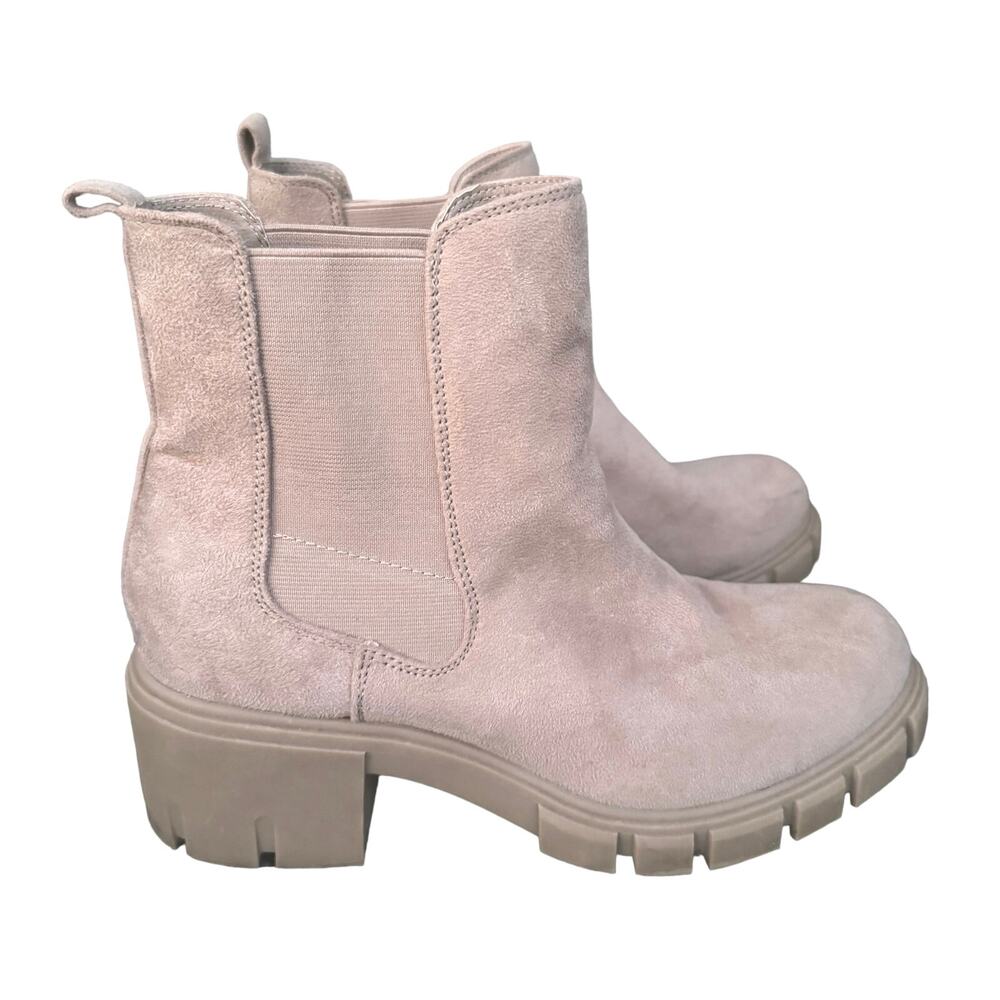 Madden Girl Tessa Lug Sole Chelsea Boot Pull-On Round Toe Beige Womens Size 10